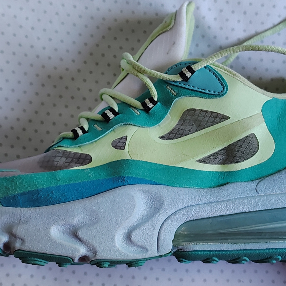 NWT - Size 8 - Nike Air Max 270 React Psychedelic Art 2019